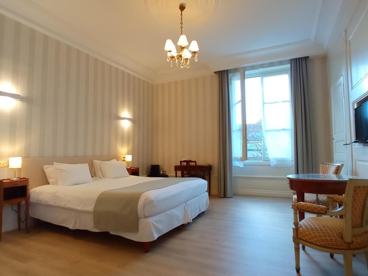 Hotel Grand Monarque Azay-le-Rideau Bagian luar foto