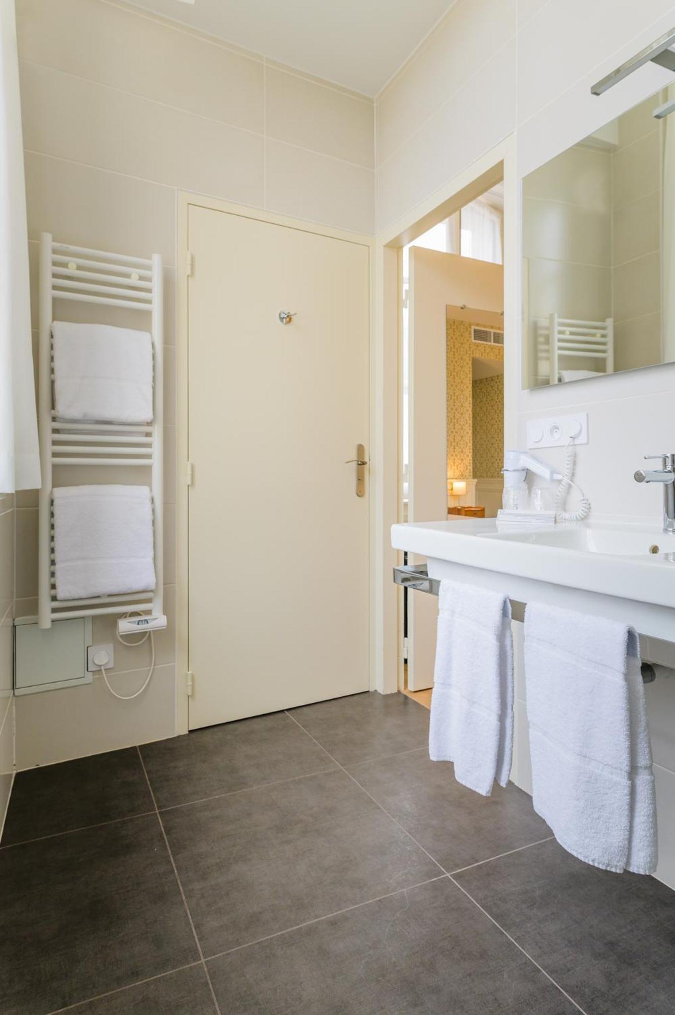 Hotel Grand Monarque Azay-le-Rideau Bagian luar foto
